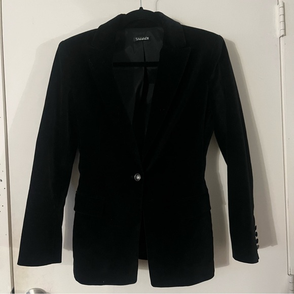 {Tahari} 🔷 Velvet blazer - Picture 1 of 5